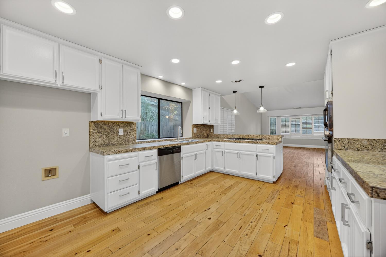 825 Mount Ranier Way