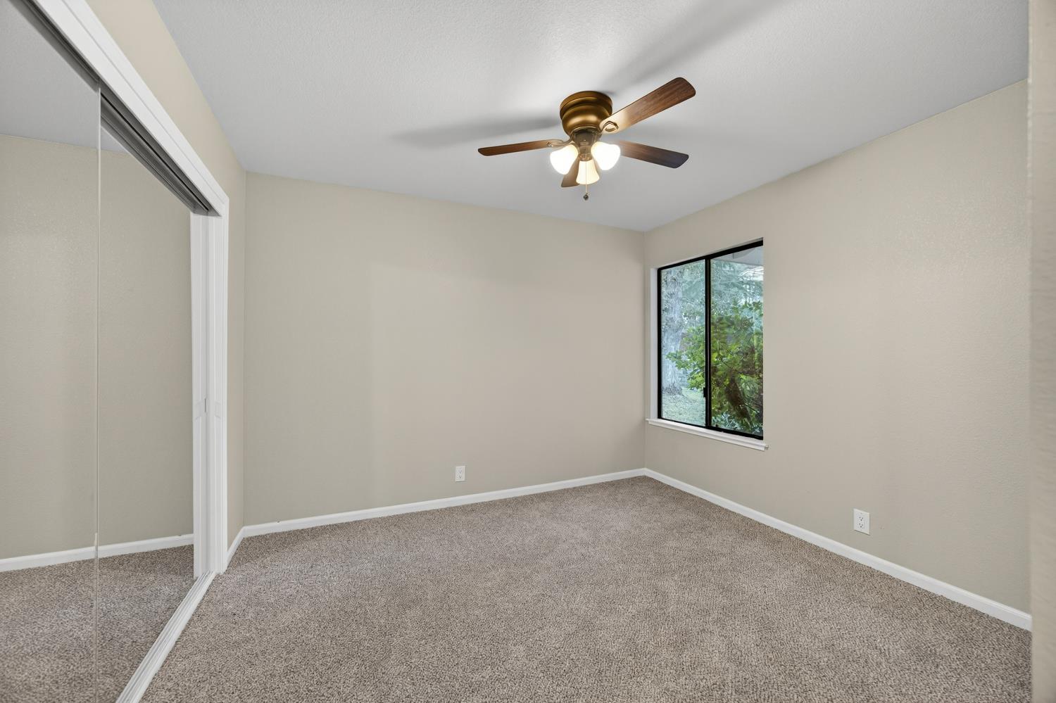 825 Mount Ranier Way