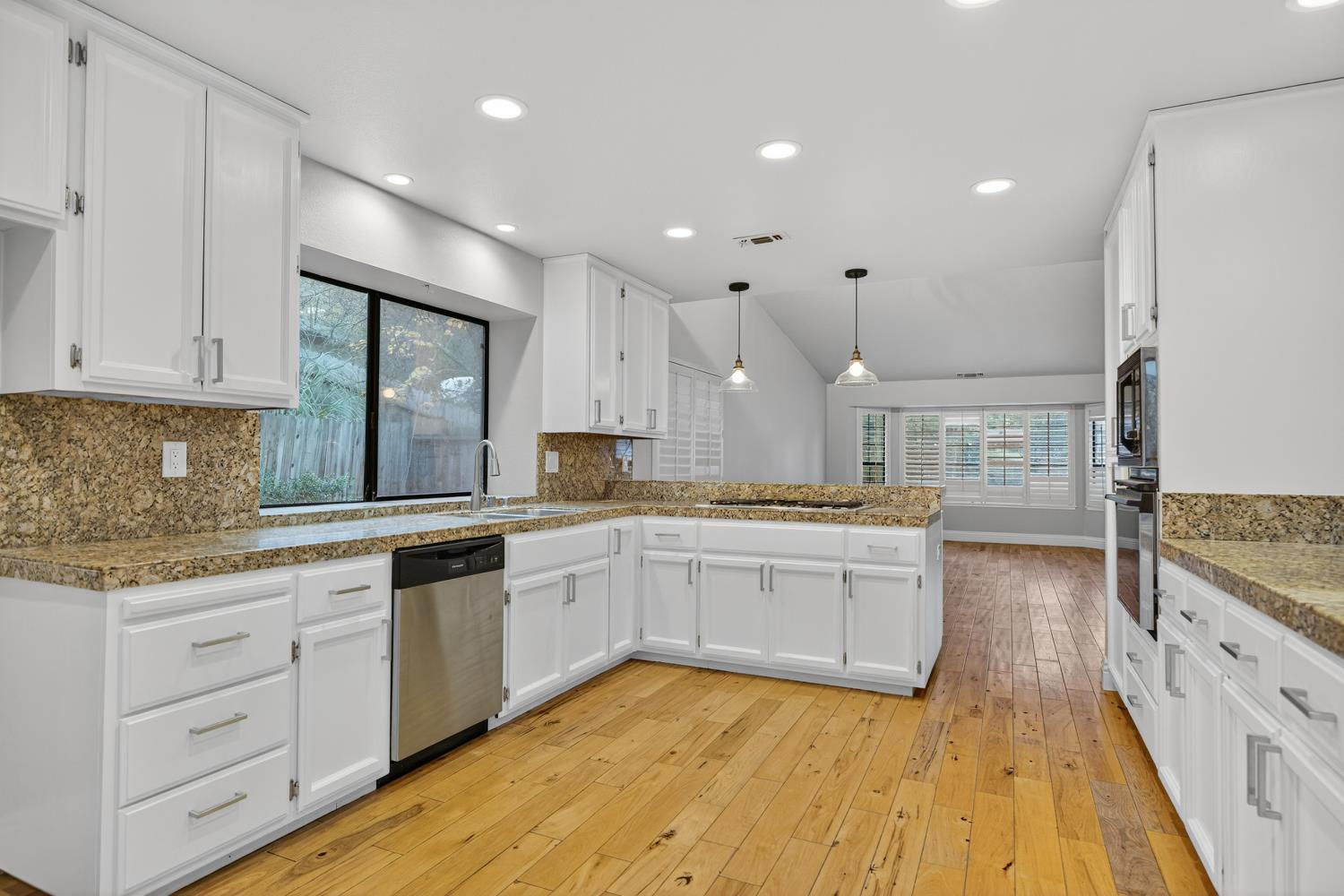 825 Mount Ranier Way