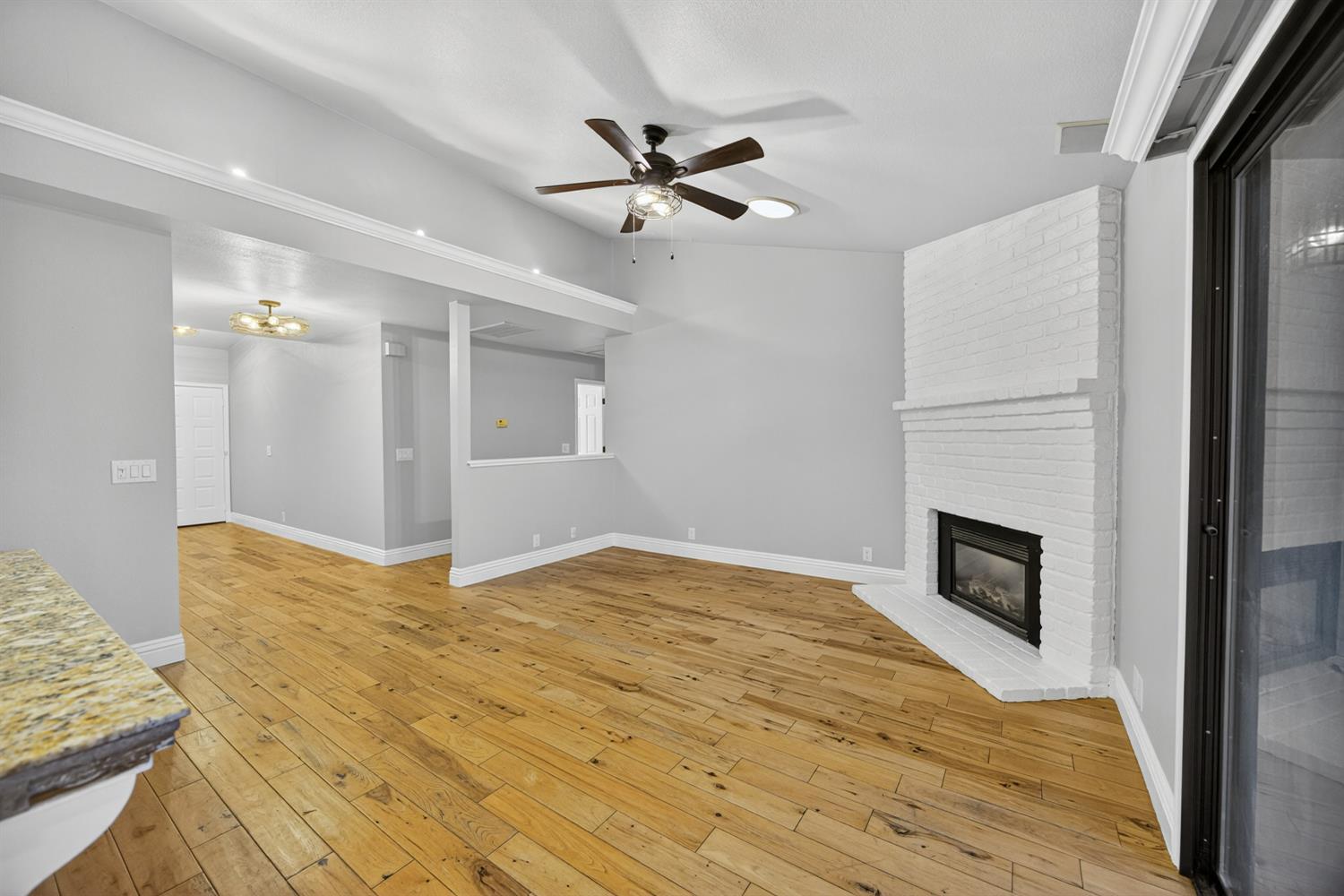 825 Mount Ranier Way