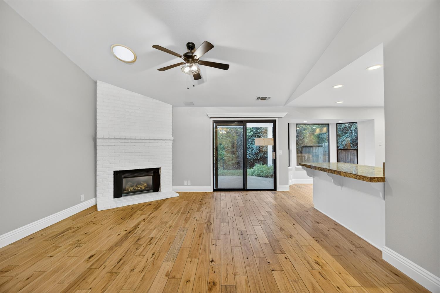 825 Mount Ranier Way