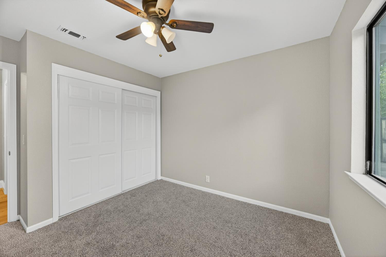 825 Mount Ranier Way