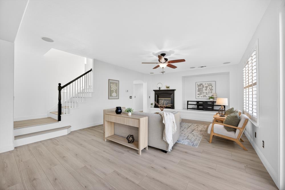 712 Mount Errigal Place