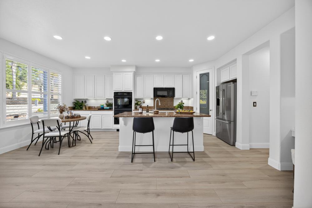 712 Mount Errigal Place