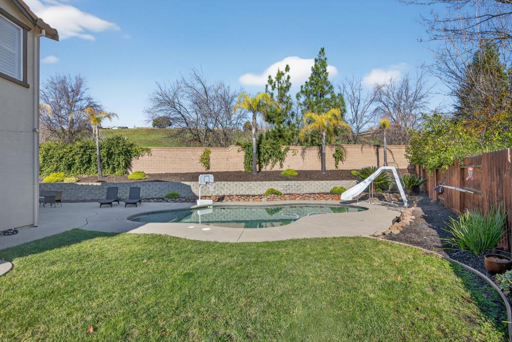 712 Mount Errigal Place