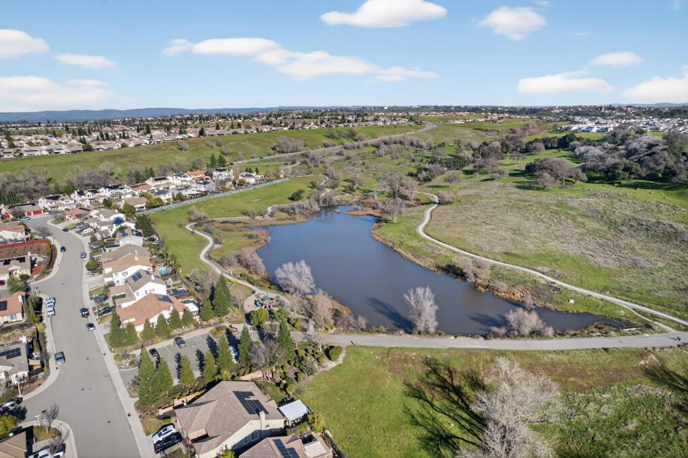 712 Mount Errigal Place