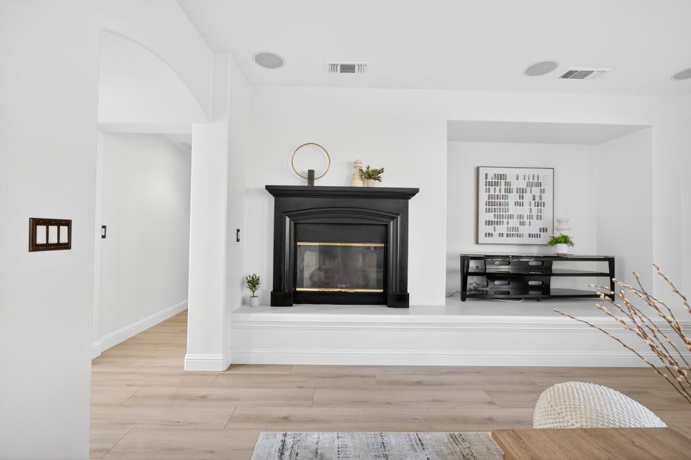 712 Mount Errigal Place