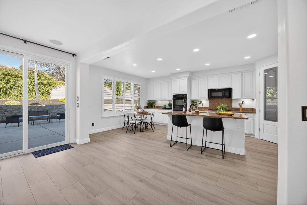 712 Mount Errigal Place