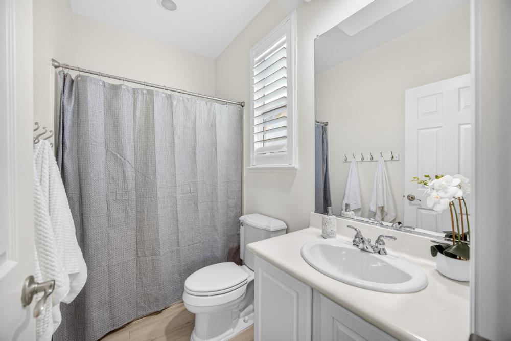 712 Mount Errigal Place