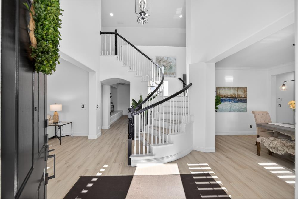 712 Mount Errigal Place