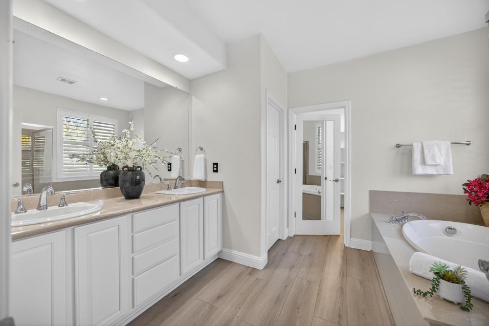 712 Mount Errigal Place