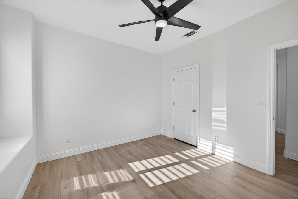 712 Mount Errigal Place