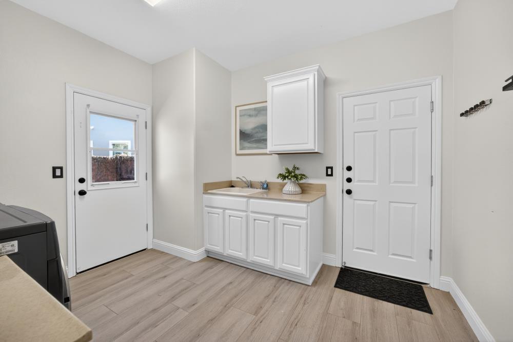 712 Mount Errigal Place