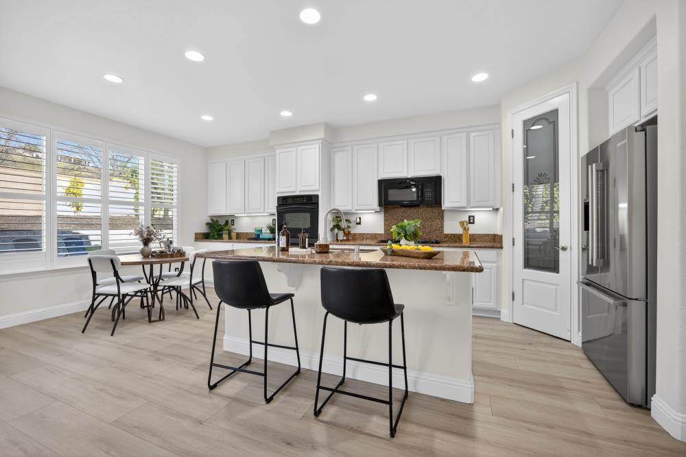 712 Mount Errigal Place