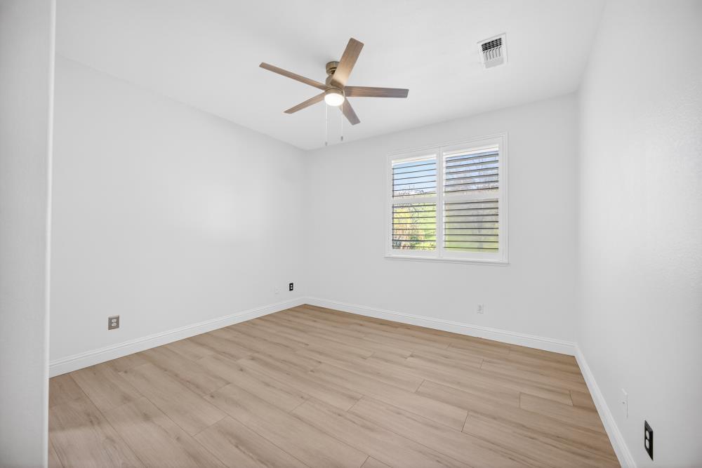 712 Mount Errigal Place