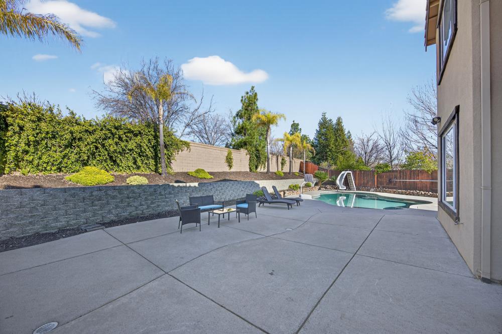 712 Mount Errigal Place