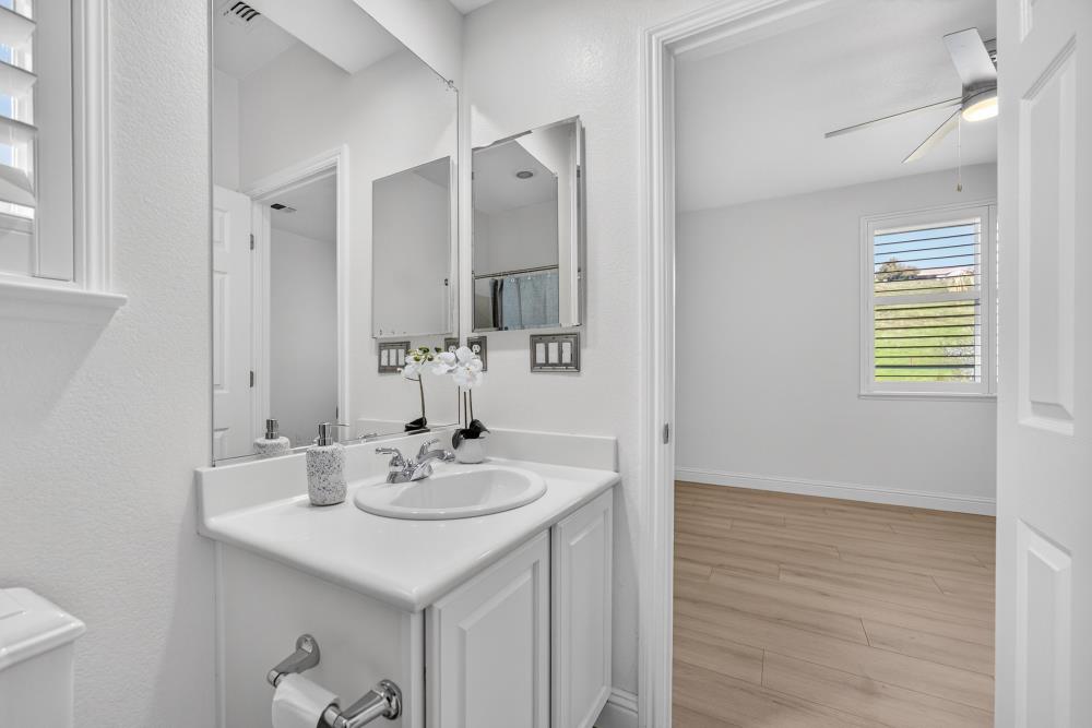 712 Mount Errigal Place