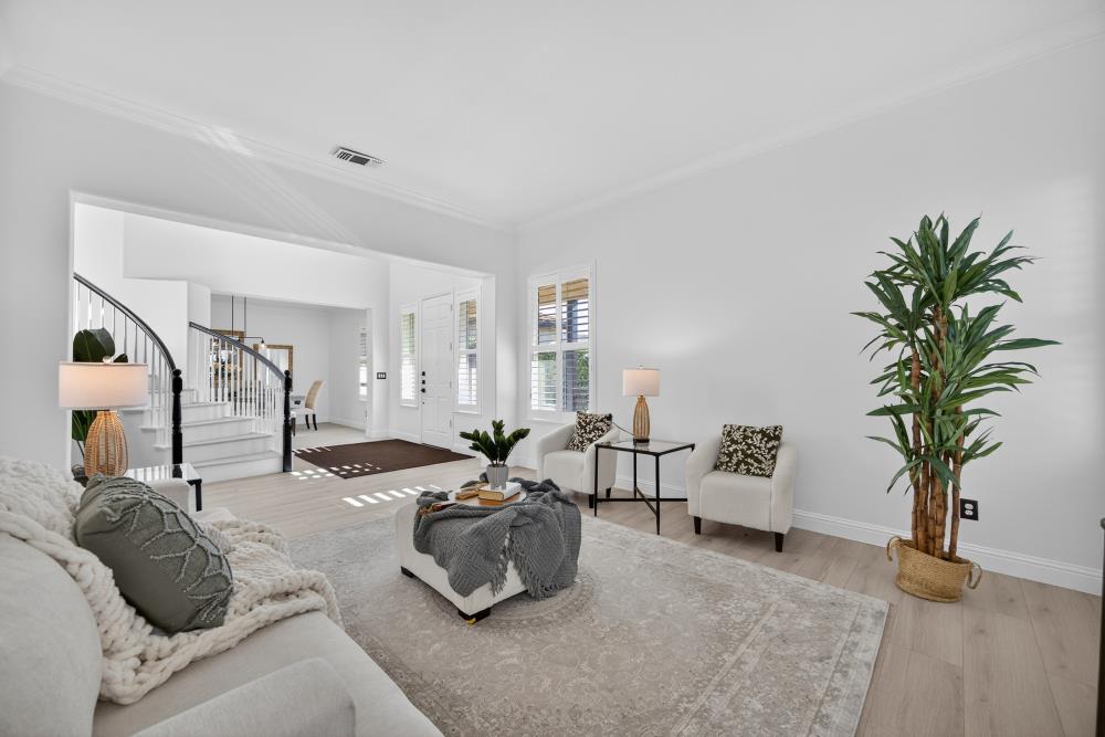 712 Mount Errigal Place