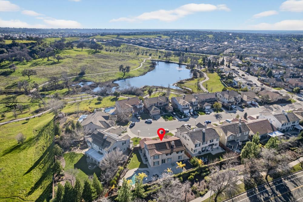 712 Mount Errigal Place