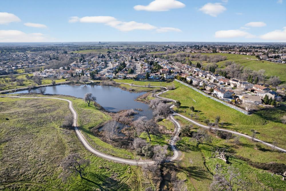 712 Mount Errigal Place