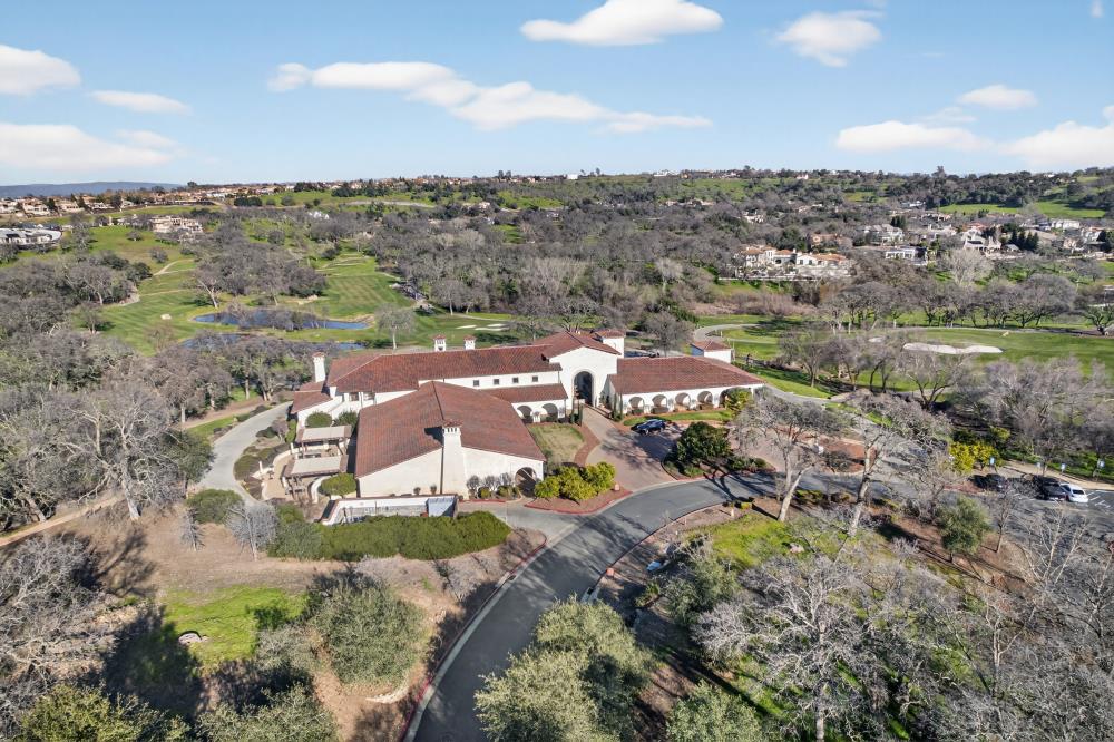 712 Mount Errigal Place