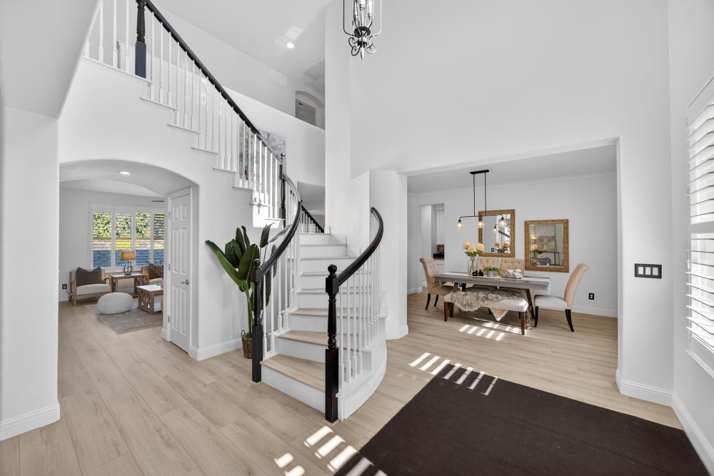 712 Mount Errigal Place