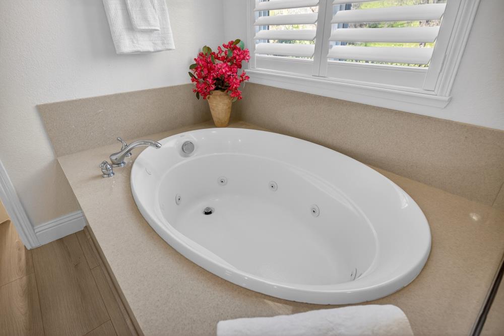 712 Mount Errigal Place