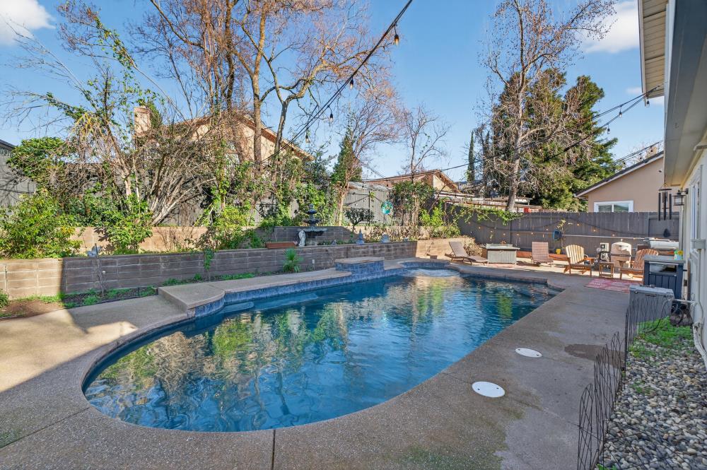 4133 Singing Tree Way