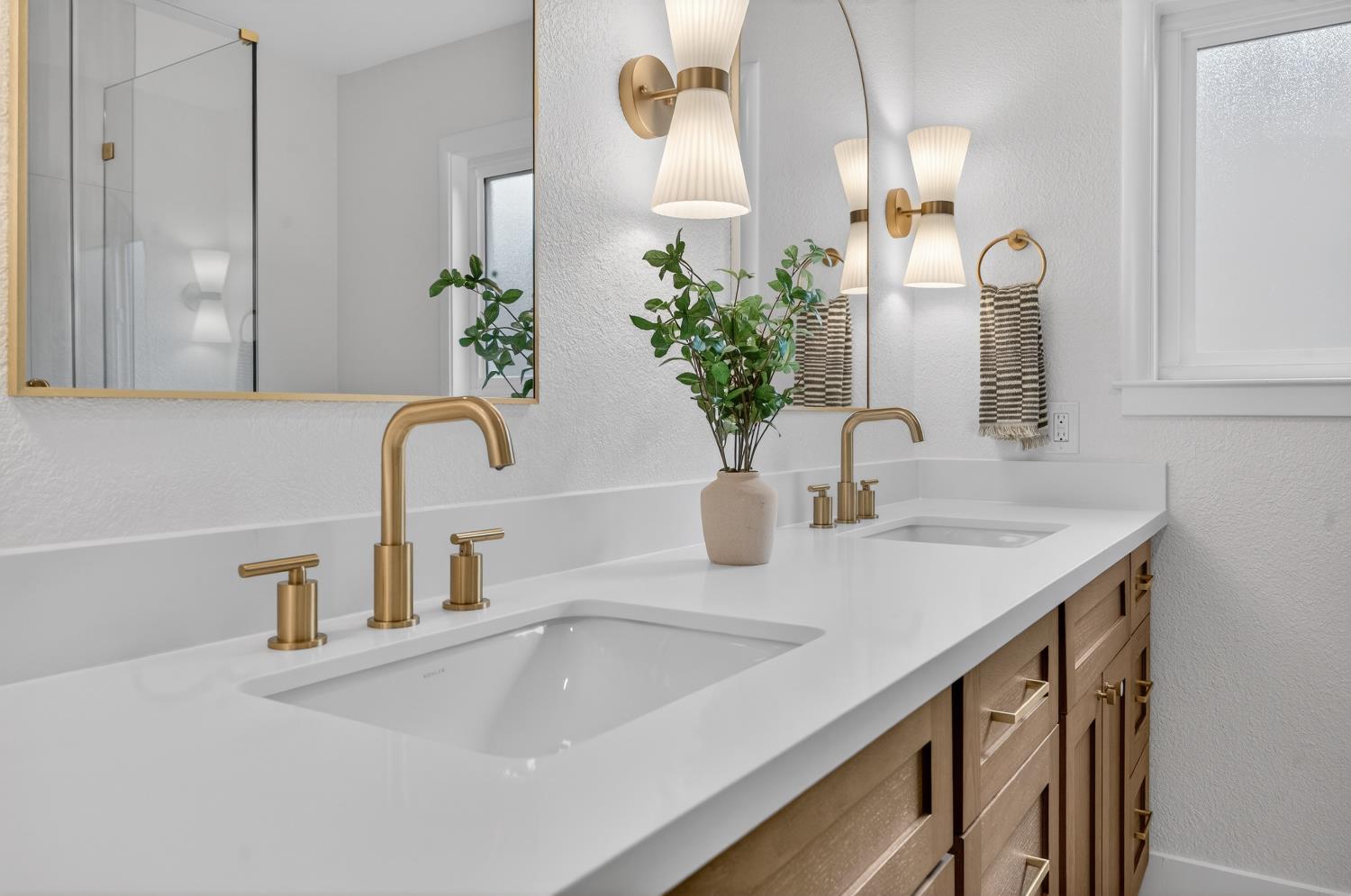 2121 Royal Oaks Drive