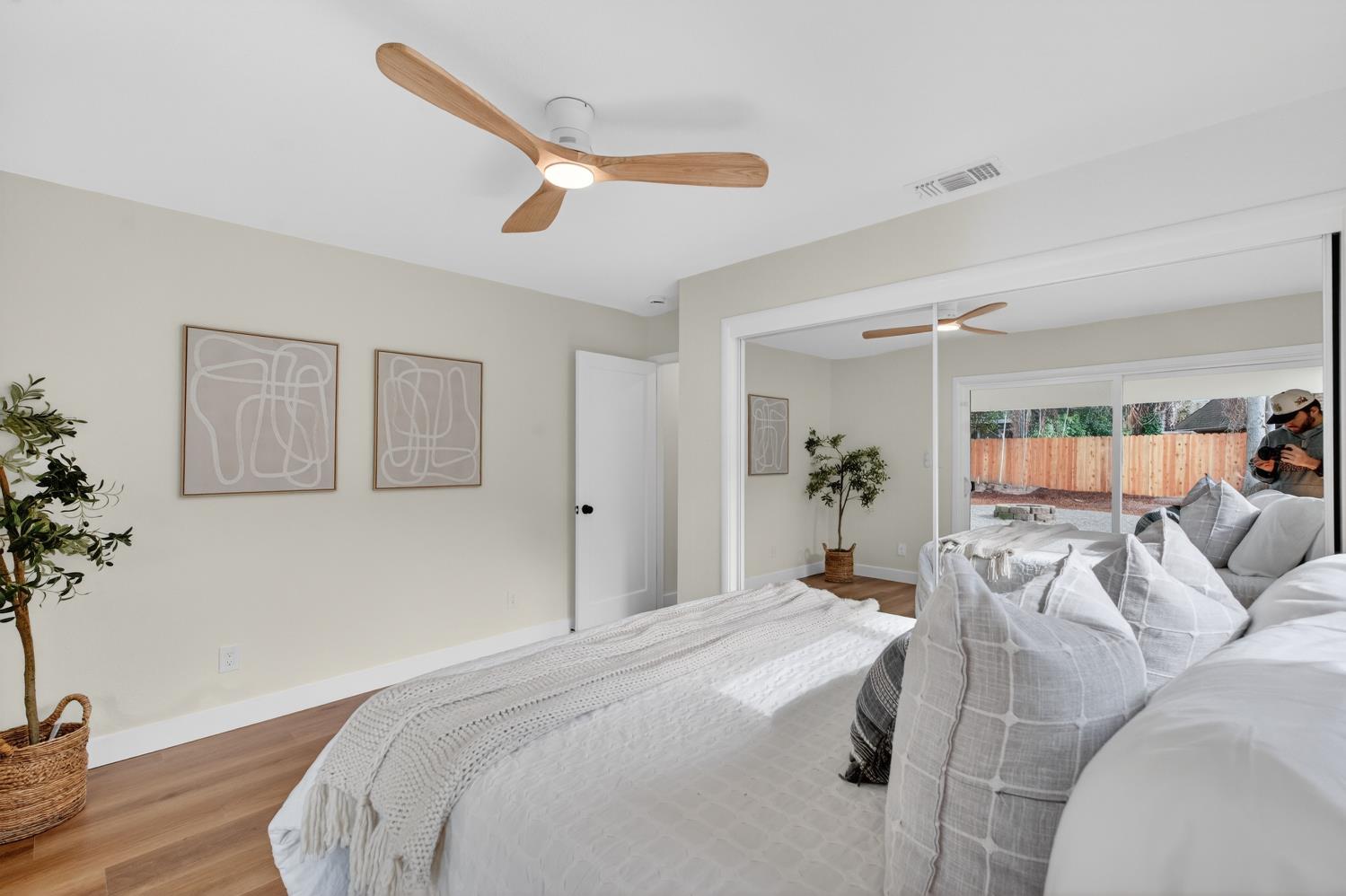 2121 Royal Oaks Drive