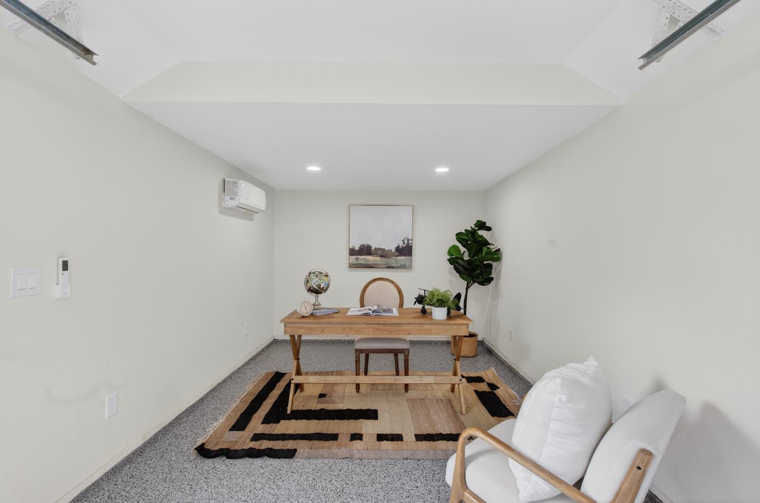 2121 Royal Oaks Drive