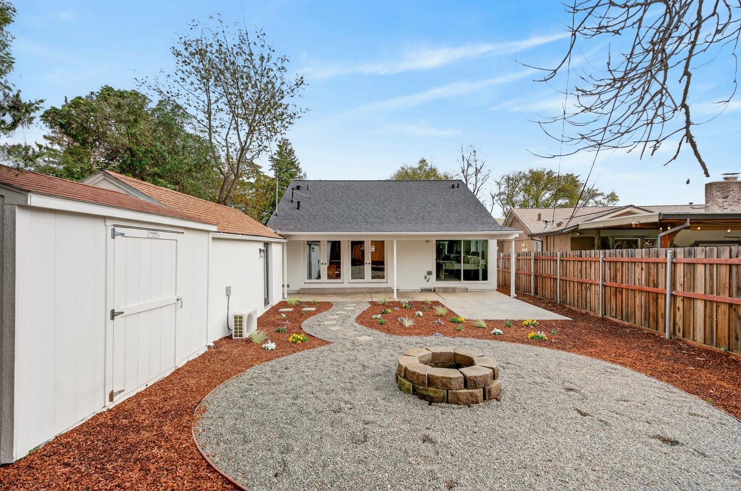 2121 Royal Oaks Drive