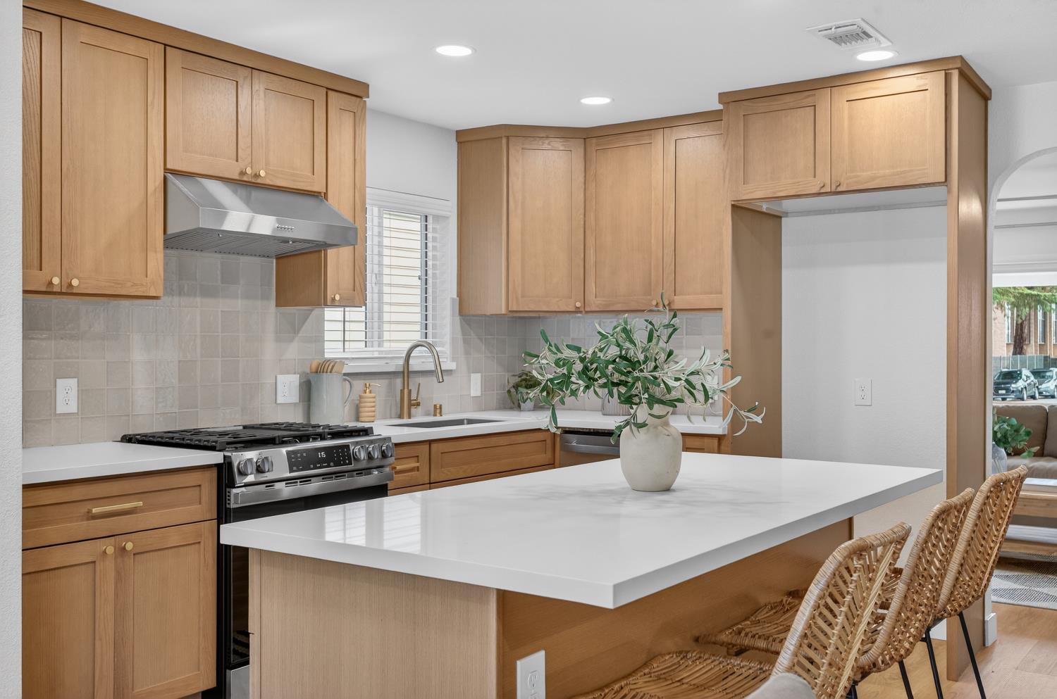 2121 Royal Oaks Drive