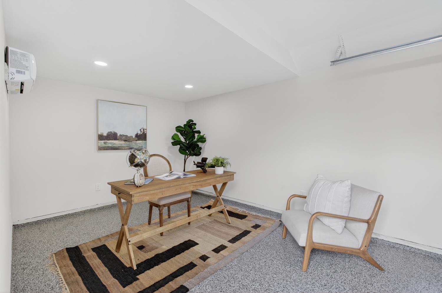 2121 Royal Oaks Drive