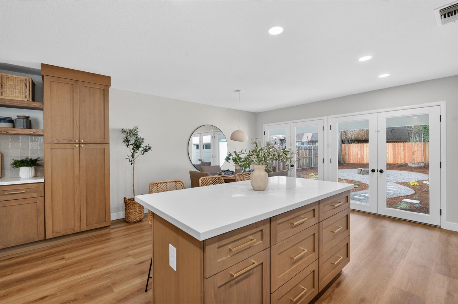 2121 Royal Oaks Drive