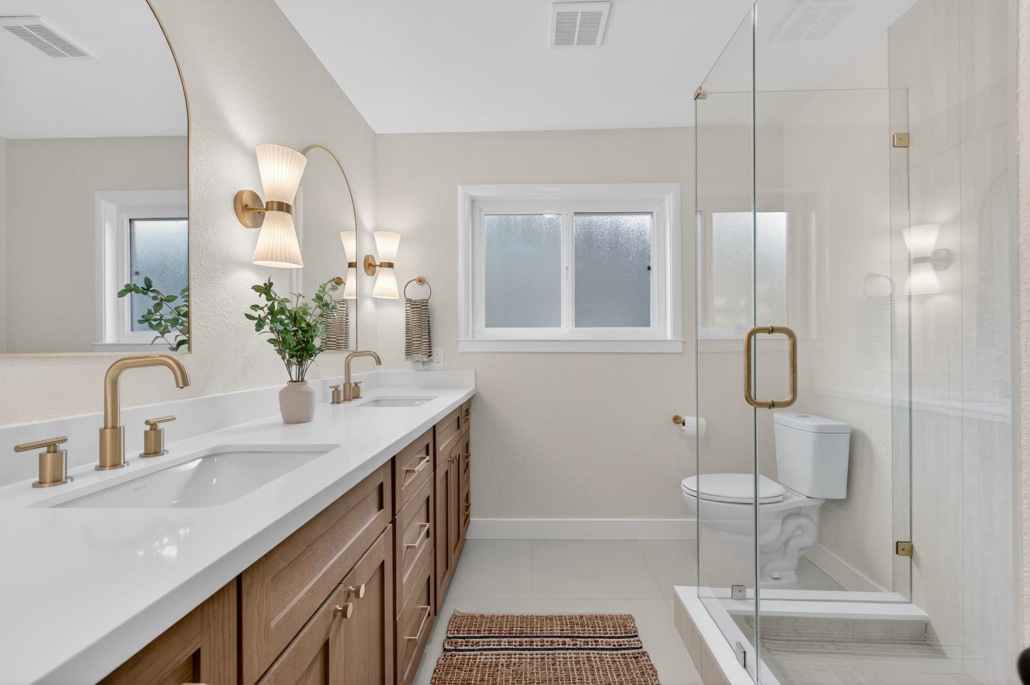 2121 Royal Oaks Drive