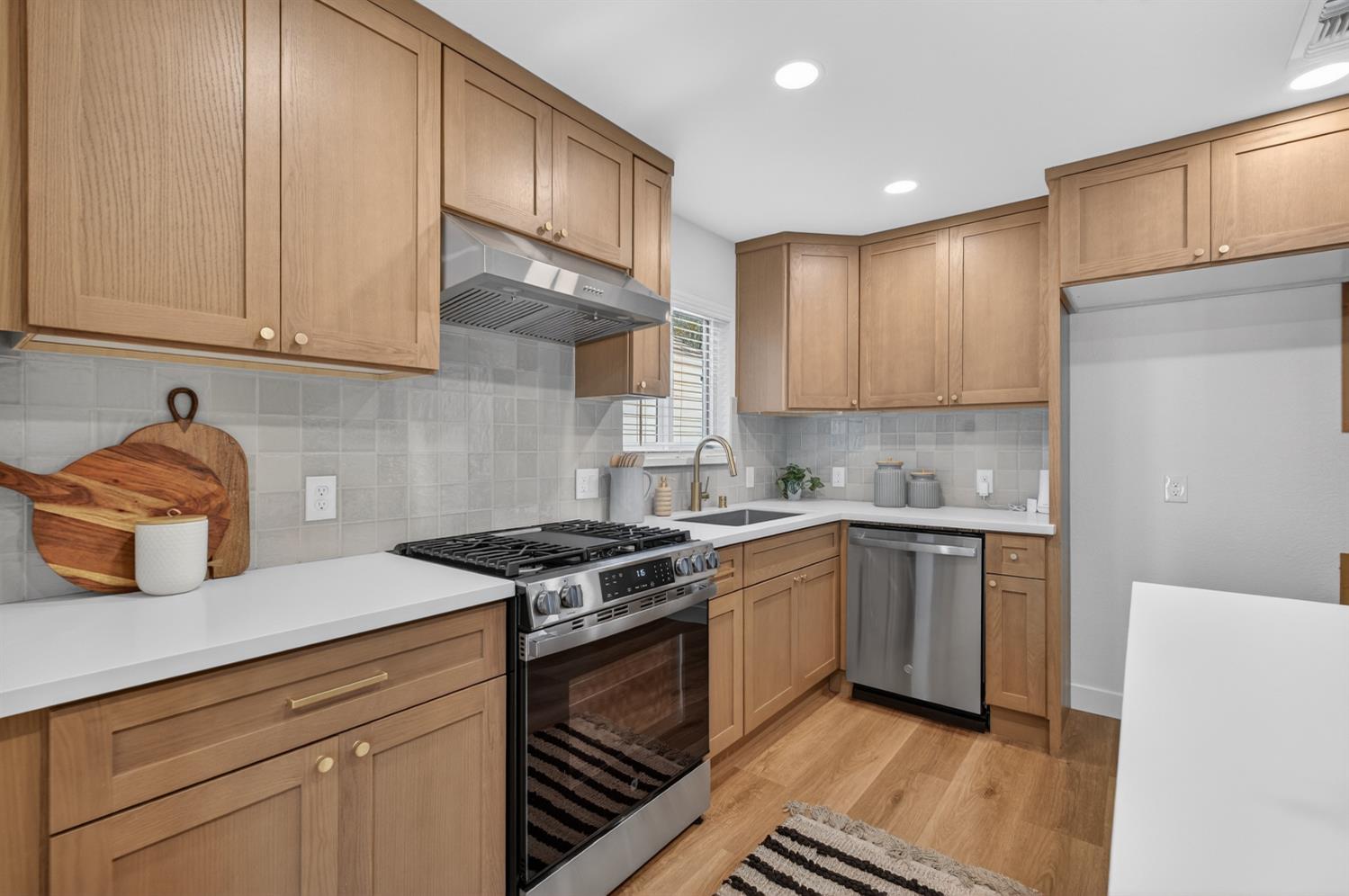 2121 Royal Oaks Drive