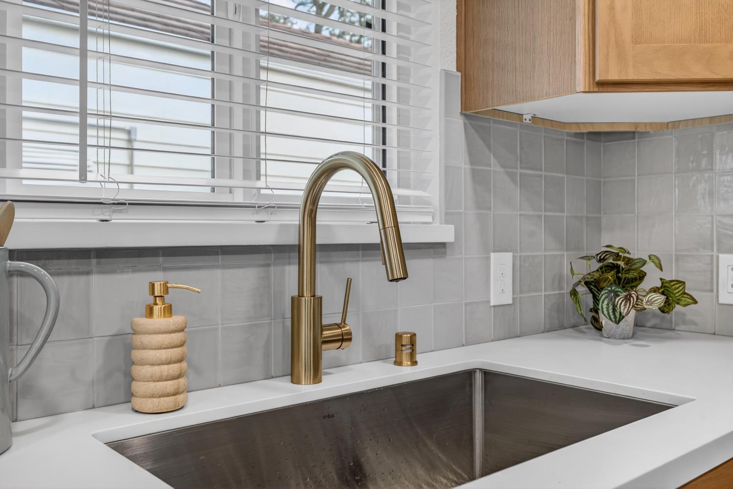 2121 Royal Oaks Drive