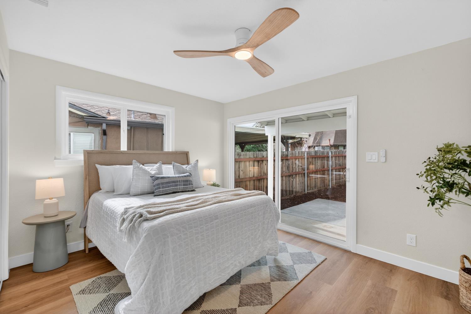 2121 Royal Oaks Drive