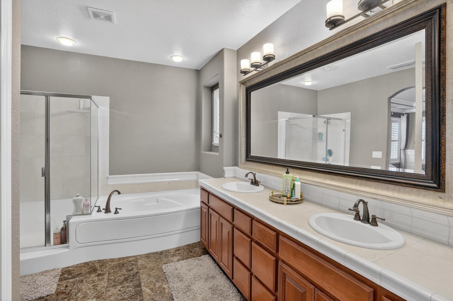 8006 N Linda Isle Lane