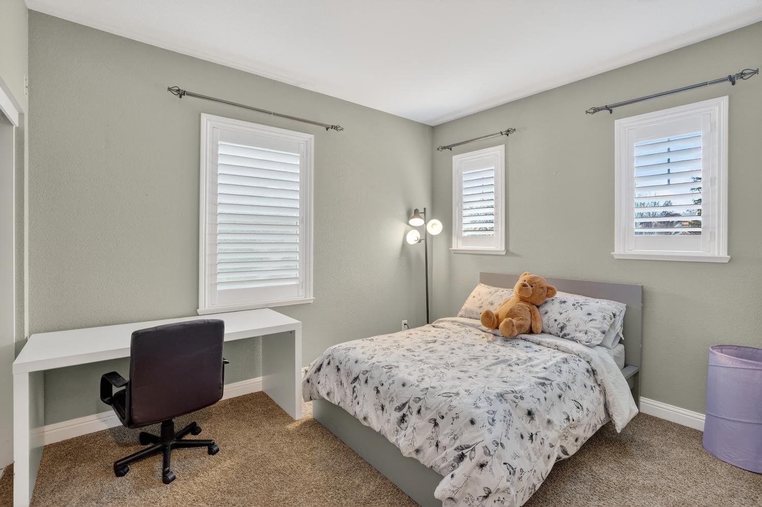 8006 N Linda Isle Lane