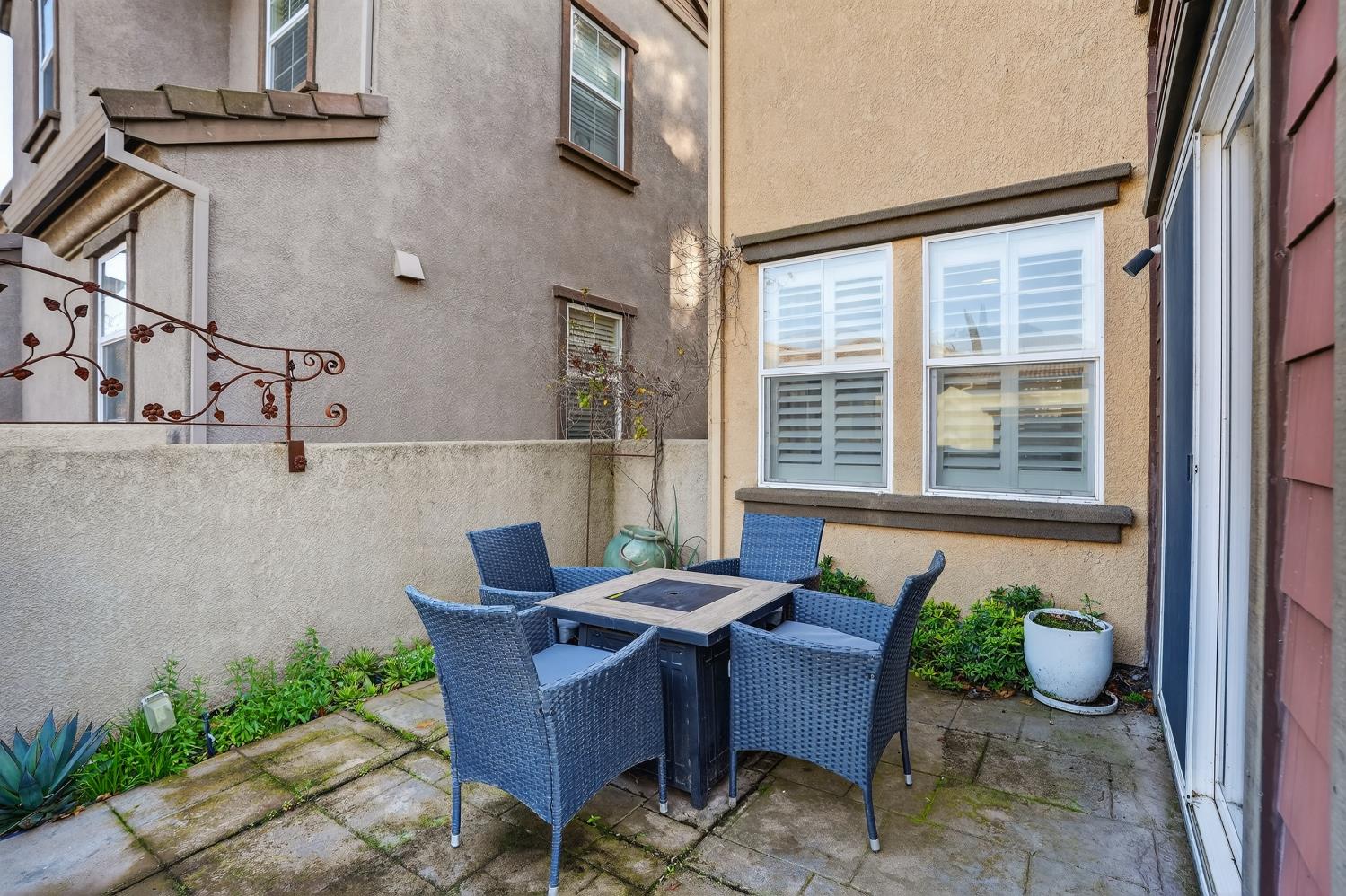 8006 N Linda Isle Lane