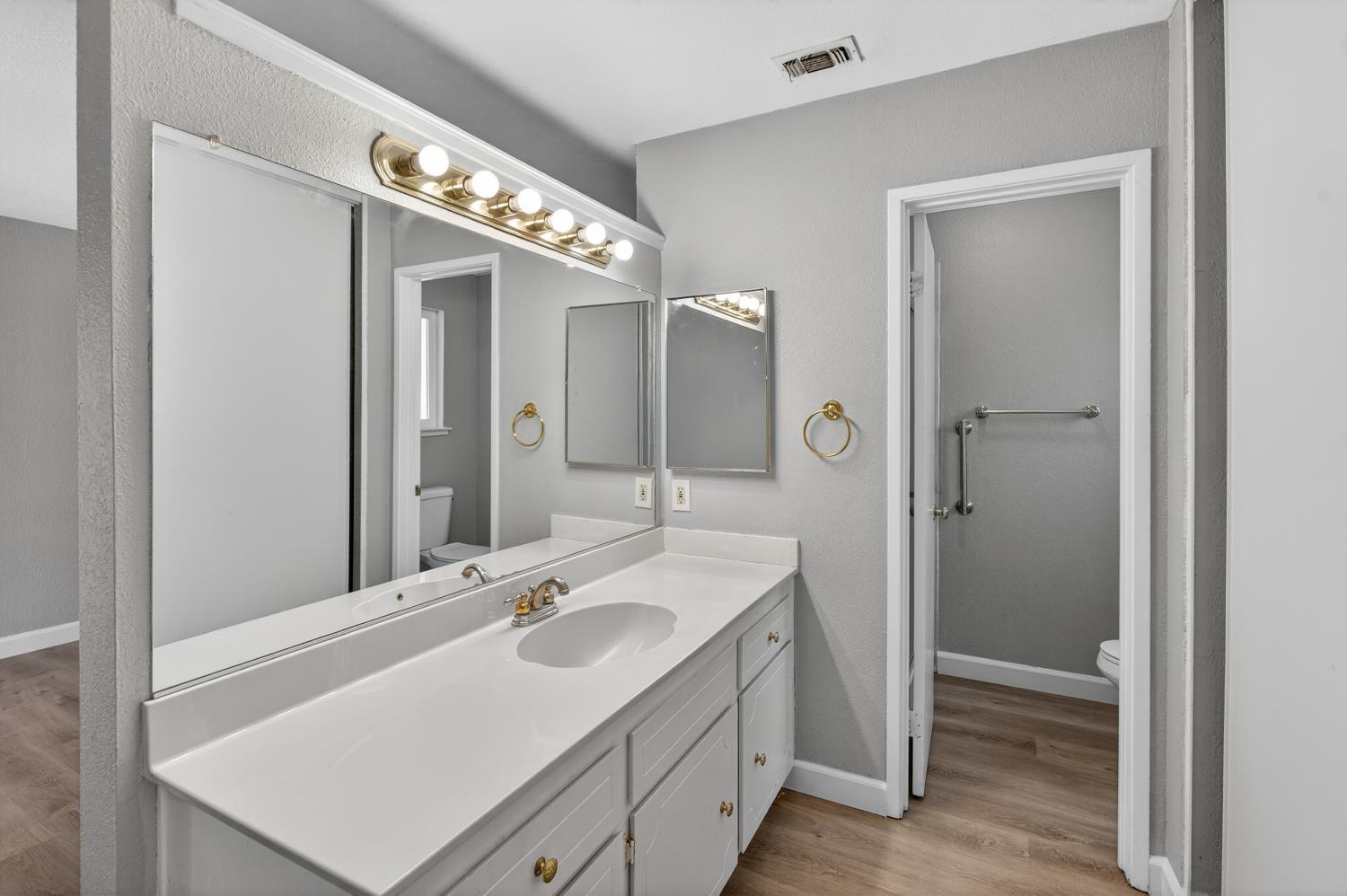 1632 Klamath River Dr.