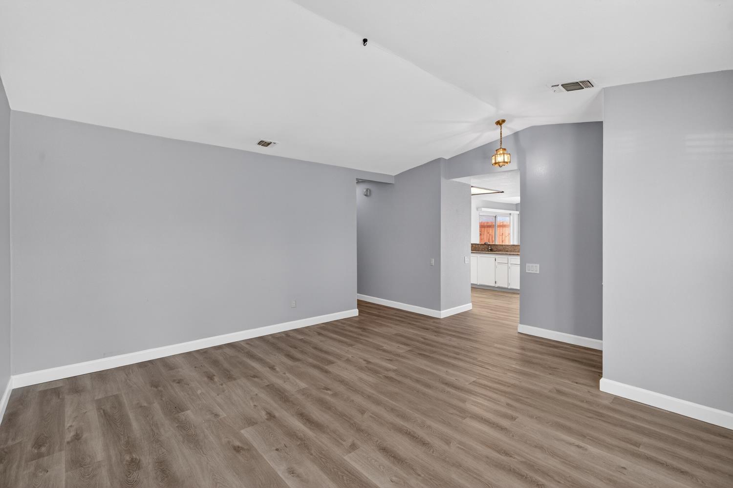 1632 Klamath River Dr.