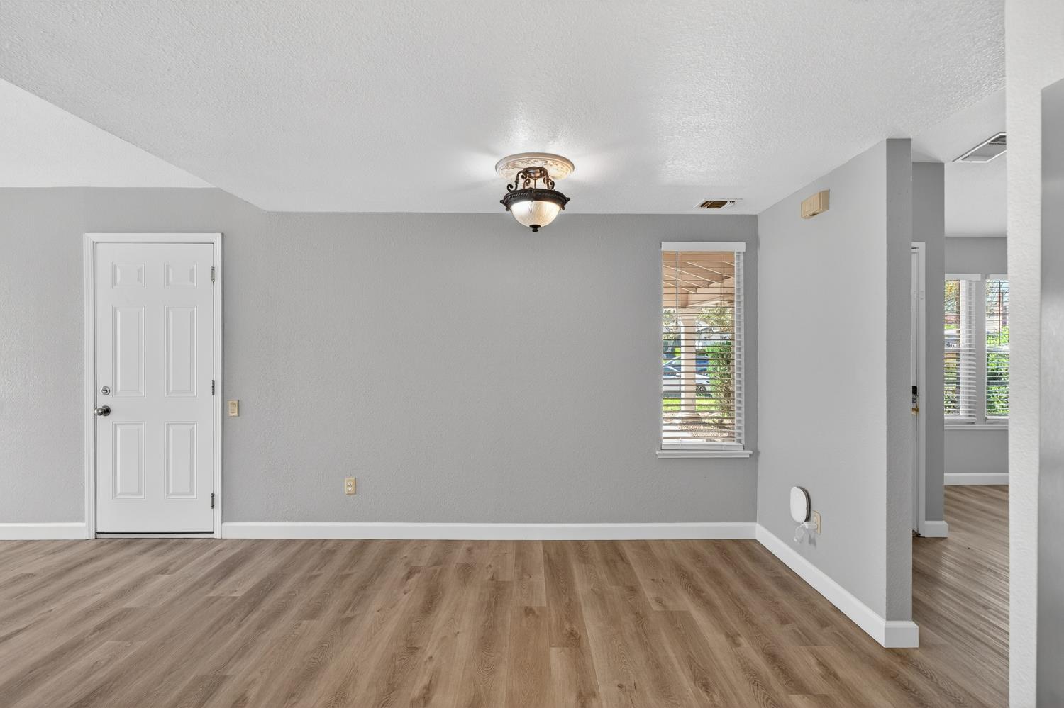 1632 Klamath River Dr.