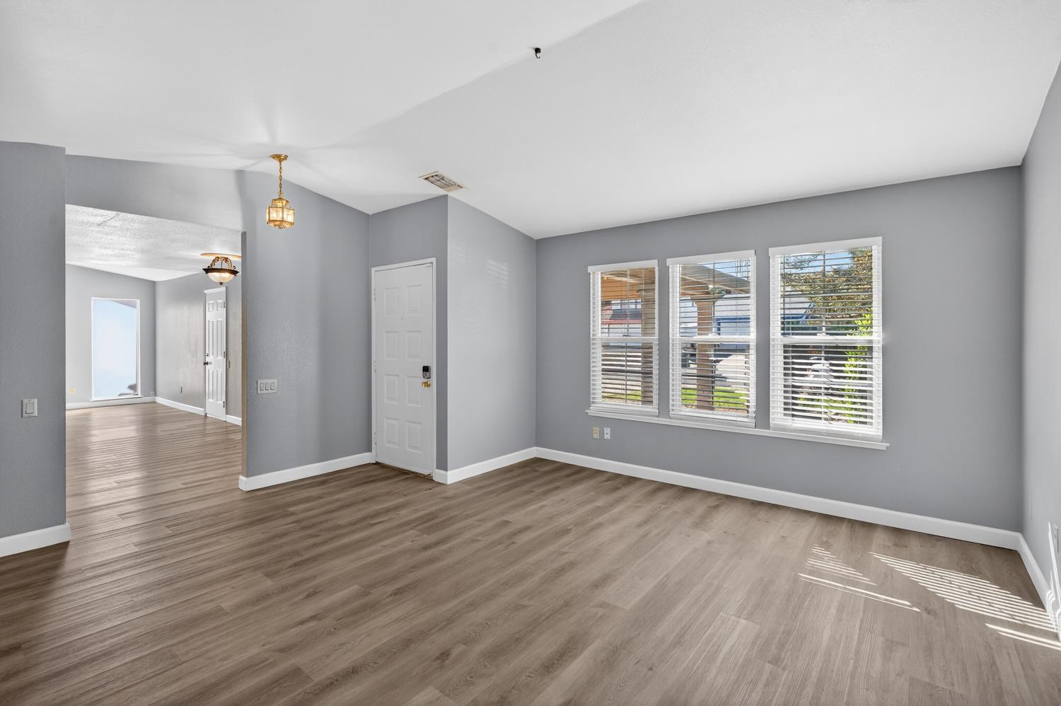 1632 Klamath River Dr.