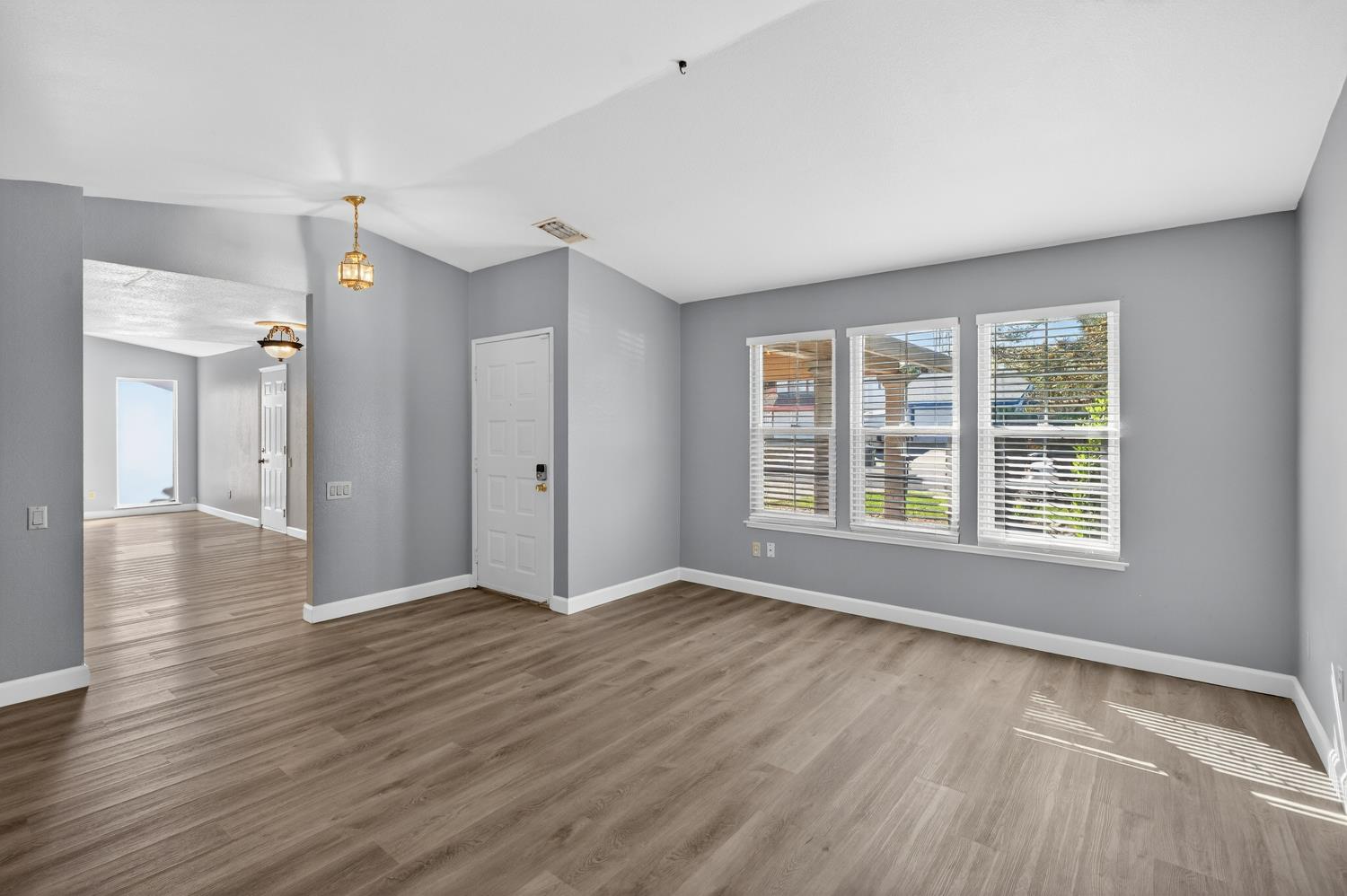 1632 Klamath River Dr.