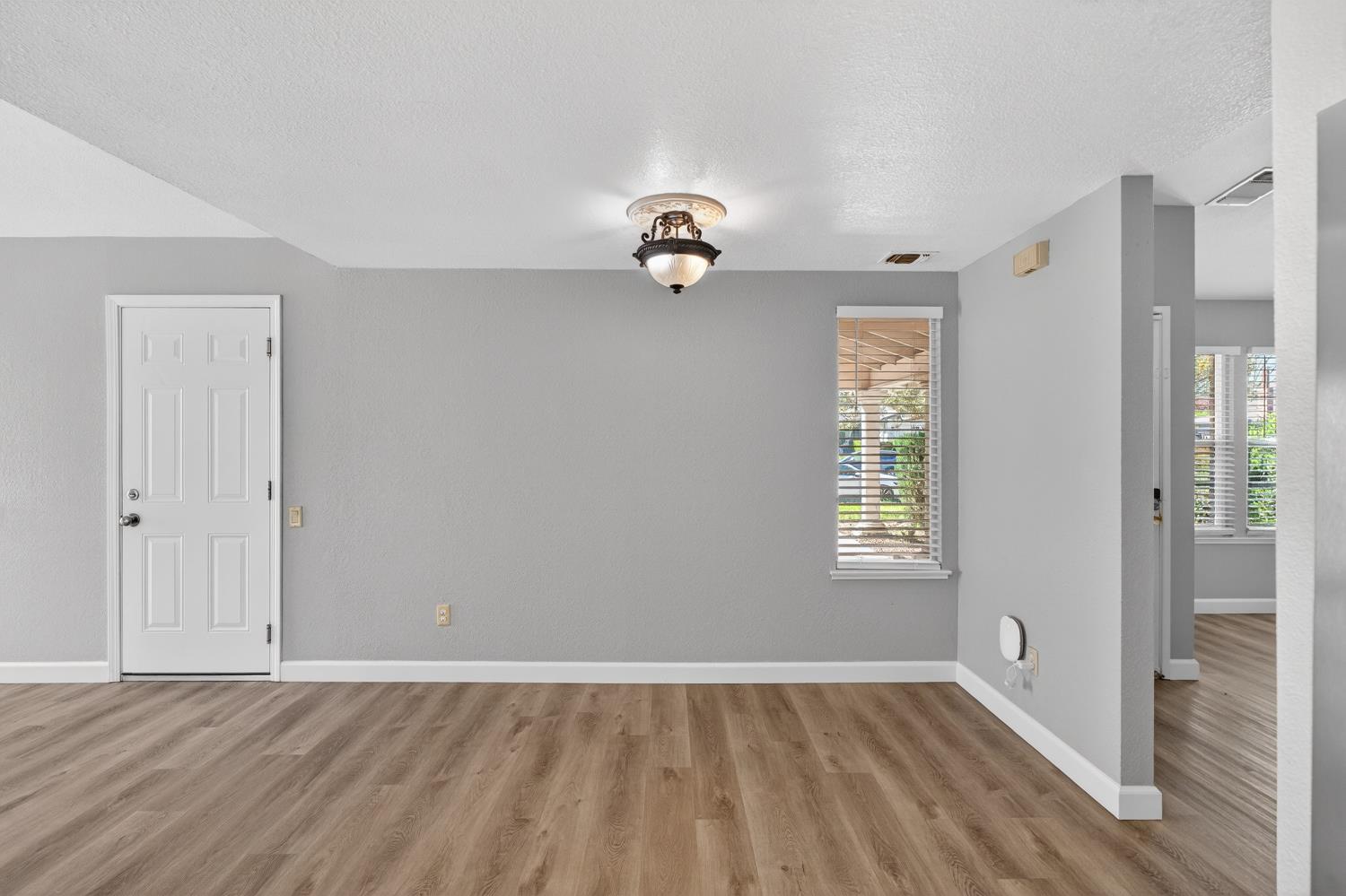 1632 Klamath River Dr.