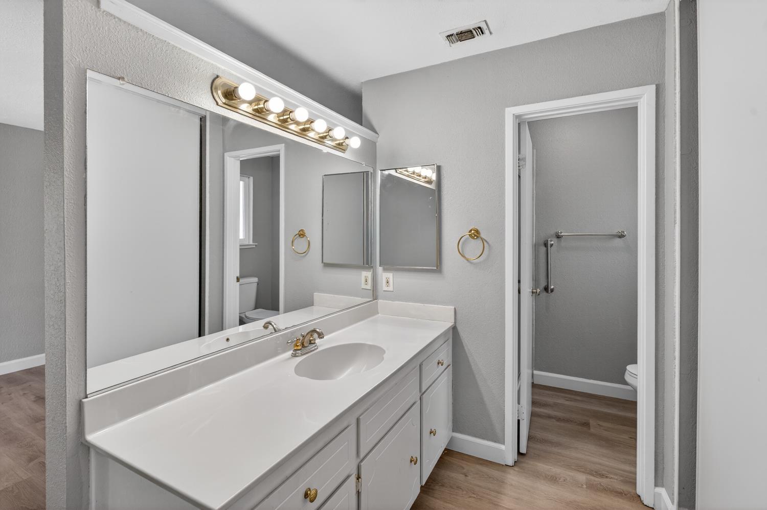 1632 Klamath River Dr.