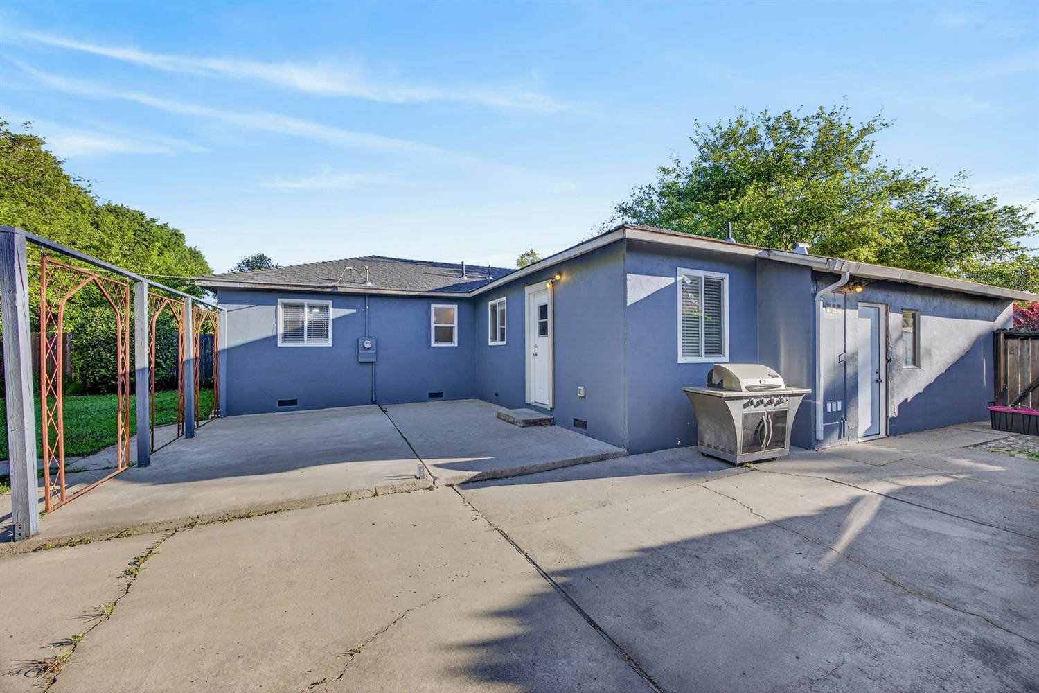 6748 Golf View Drive